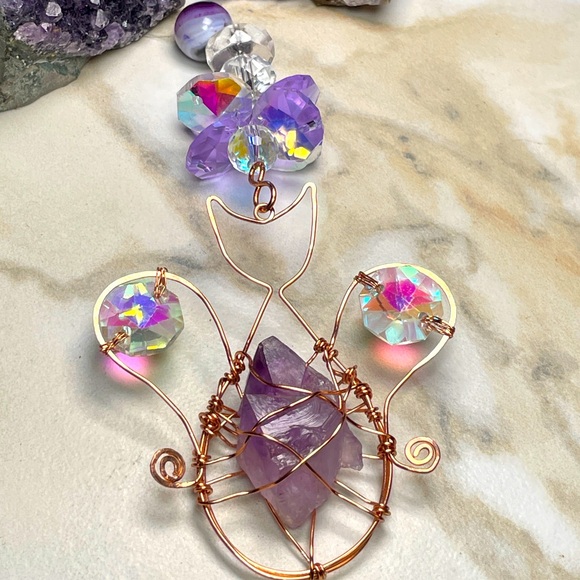 Amethyst Cat Angel Suncatcher Ornament With Lots Of Refractive Crystals - Picture 4 of 9